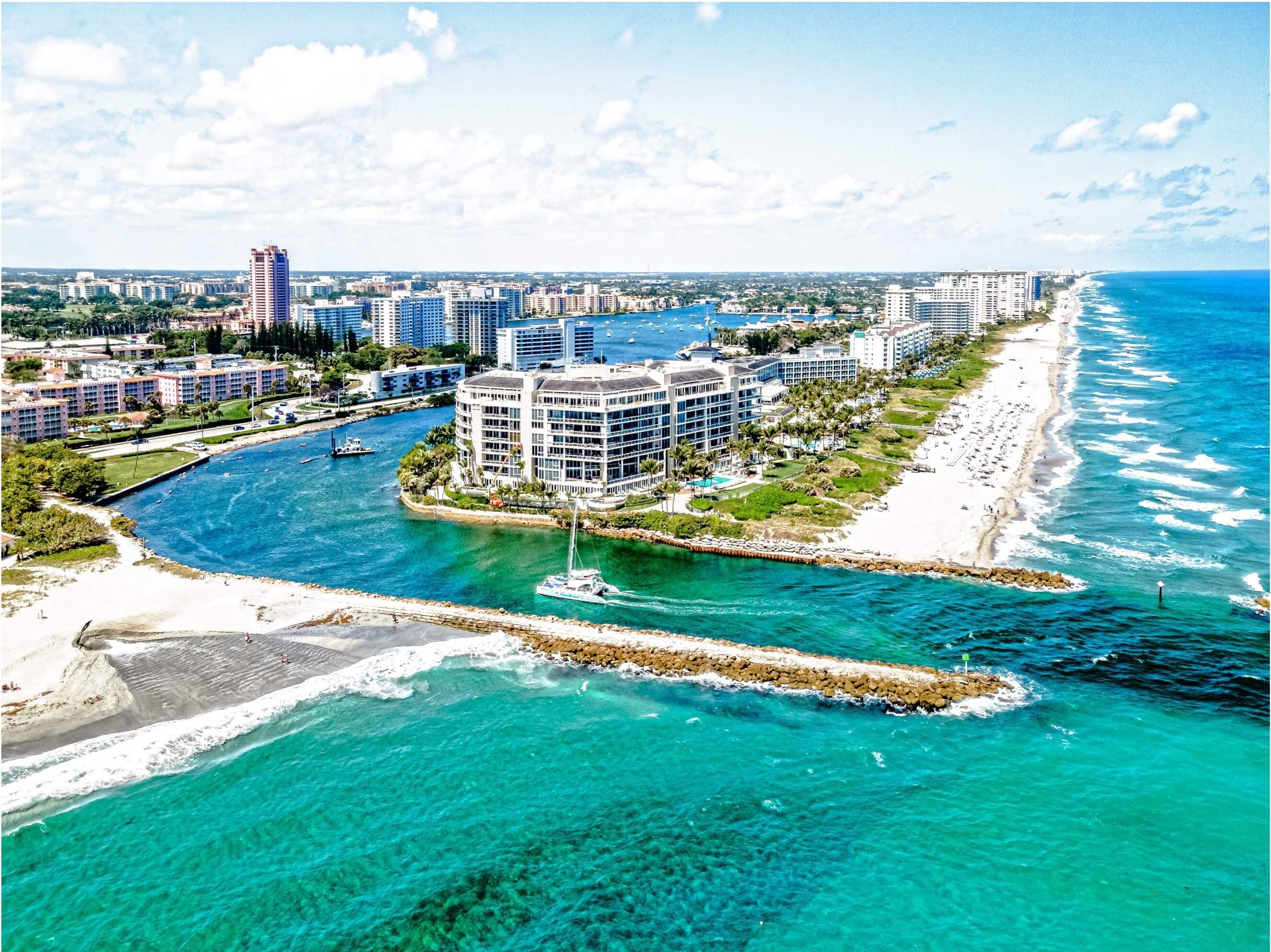 Golden sands and clear waters in the Fort Lauderdale area